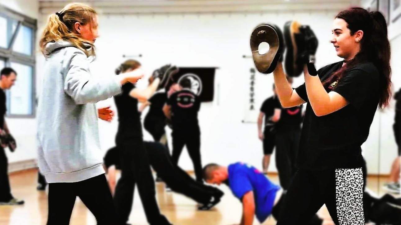 Jugendliche beim Selbstverteidigungstraining in Radolfzell – JKD & Kali