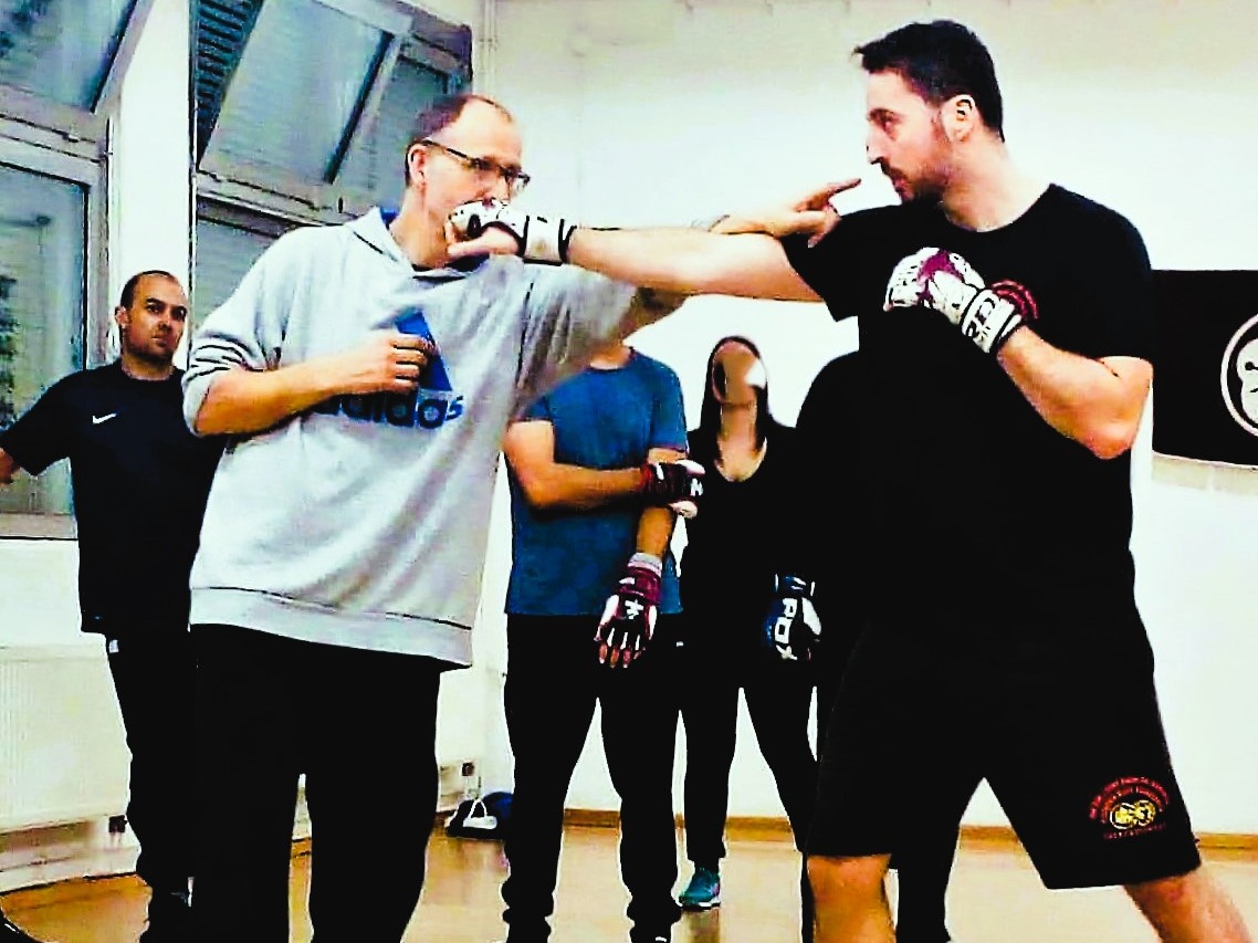 Technik Korrektur Selbstverteidigungs training Erwachsene Radolfzell Kampfkunst-Zentrum